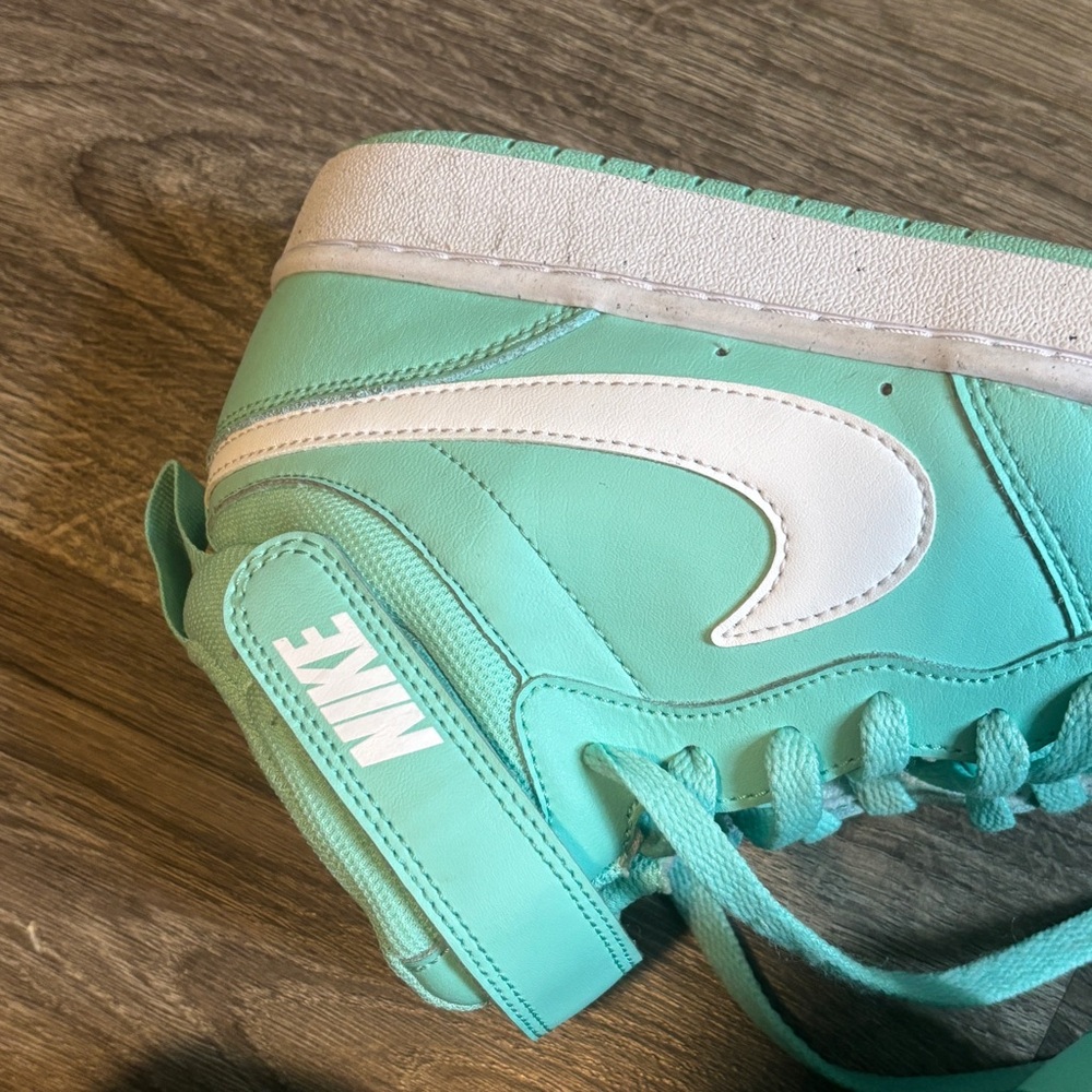 Nike Teal and White Sneakers Hi-Top - Picture 4 of 9